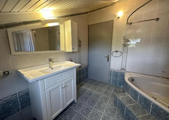 Whitehome
