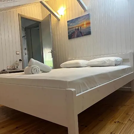 Whitehome Apartment